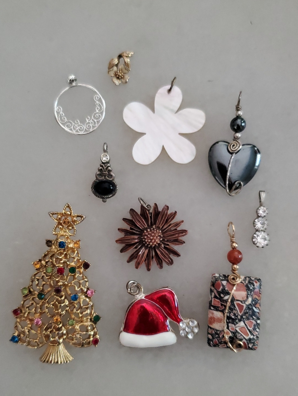 9 Pendants 1 Brooch Lot